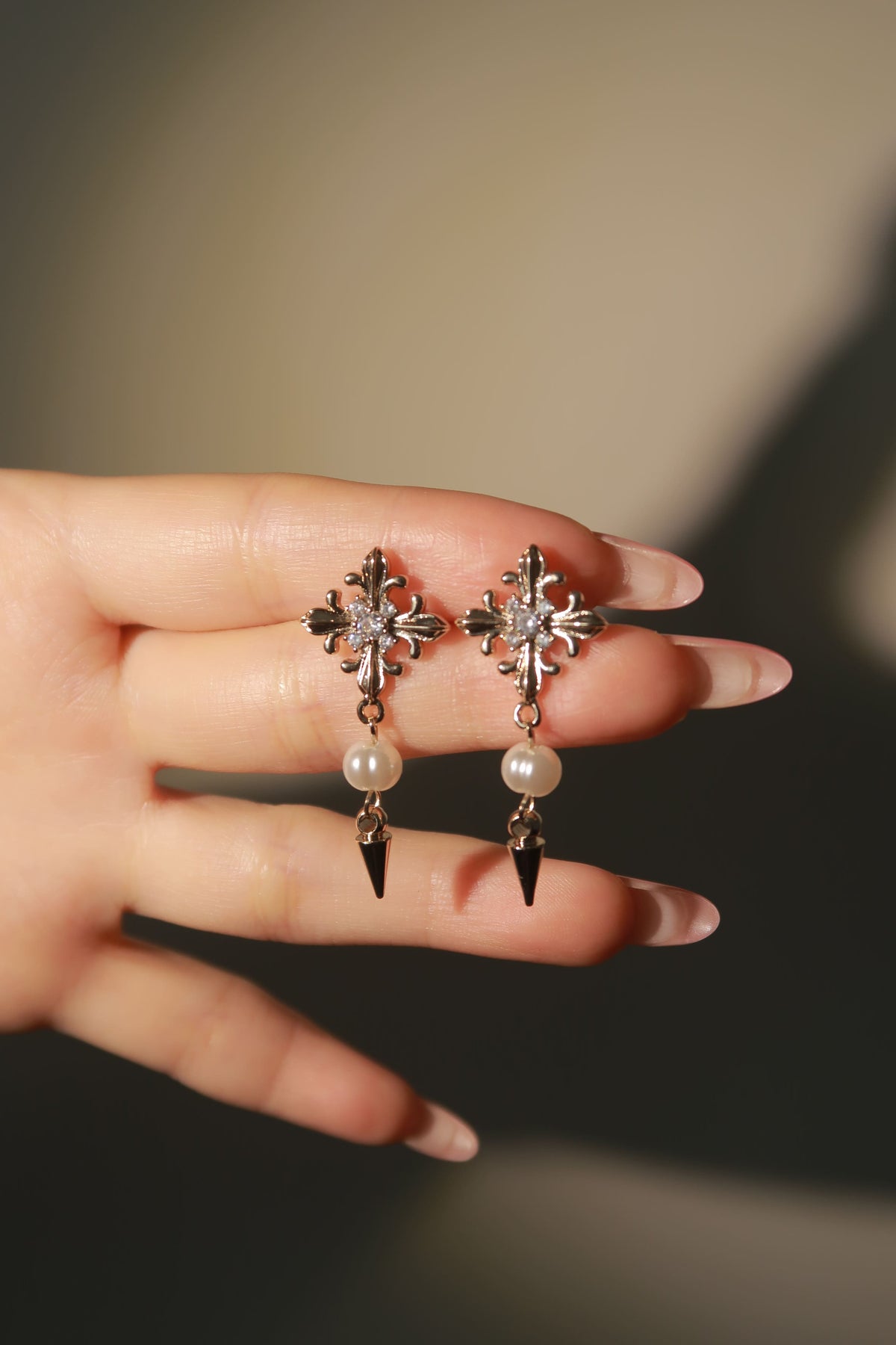 Divine Pearl Earrings