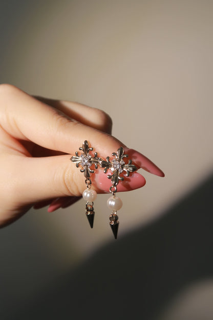 Divine Pearl Earrings