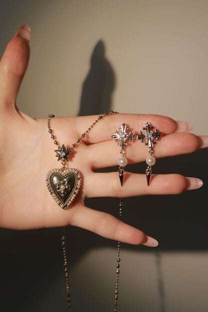 Divine Pearl Necklace