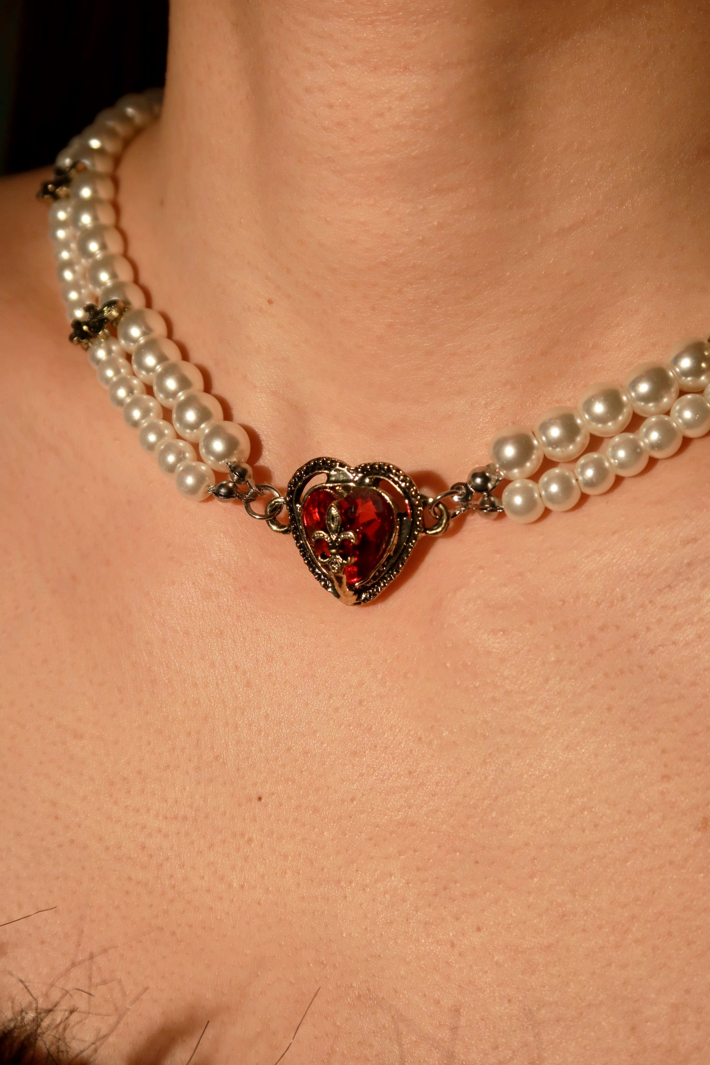 Blood Rose Pearl Choker