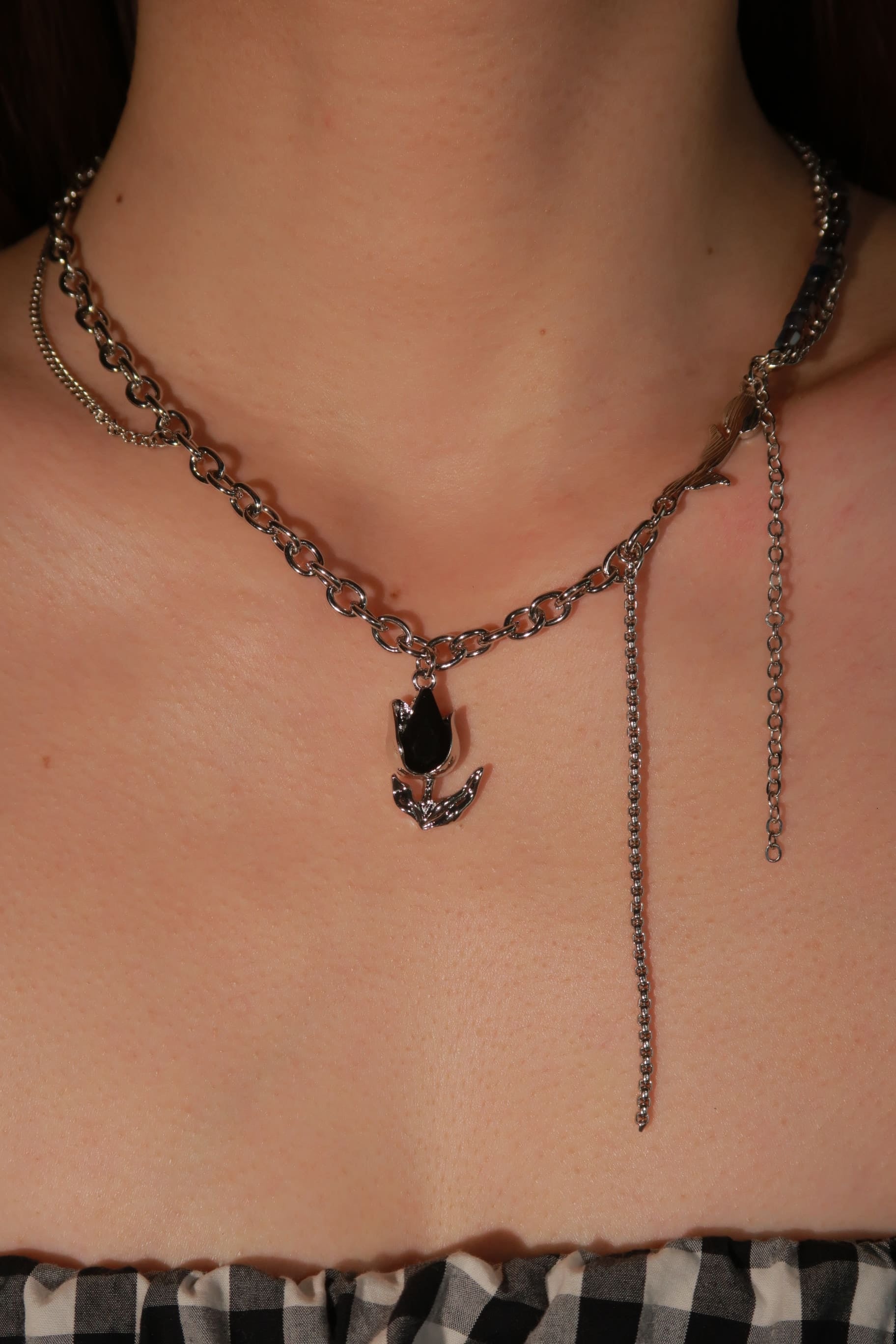 Black Gemstone Droplet Flower Necklace