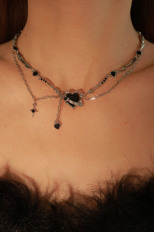 Heart-Shaped Black Gem Necklace with Star