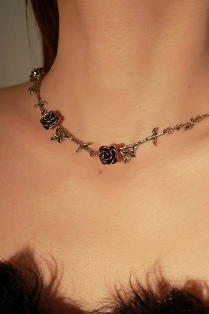 Vintage-Style Rose Necklace