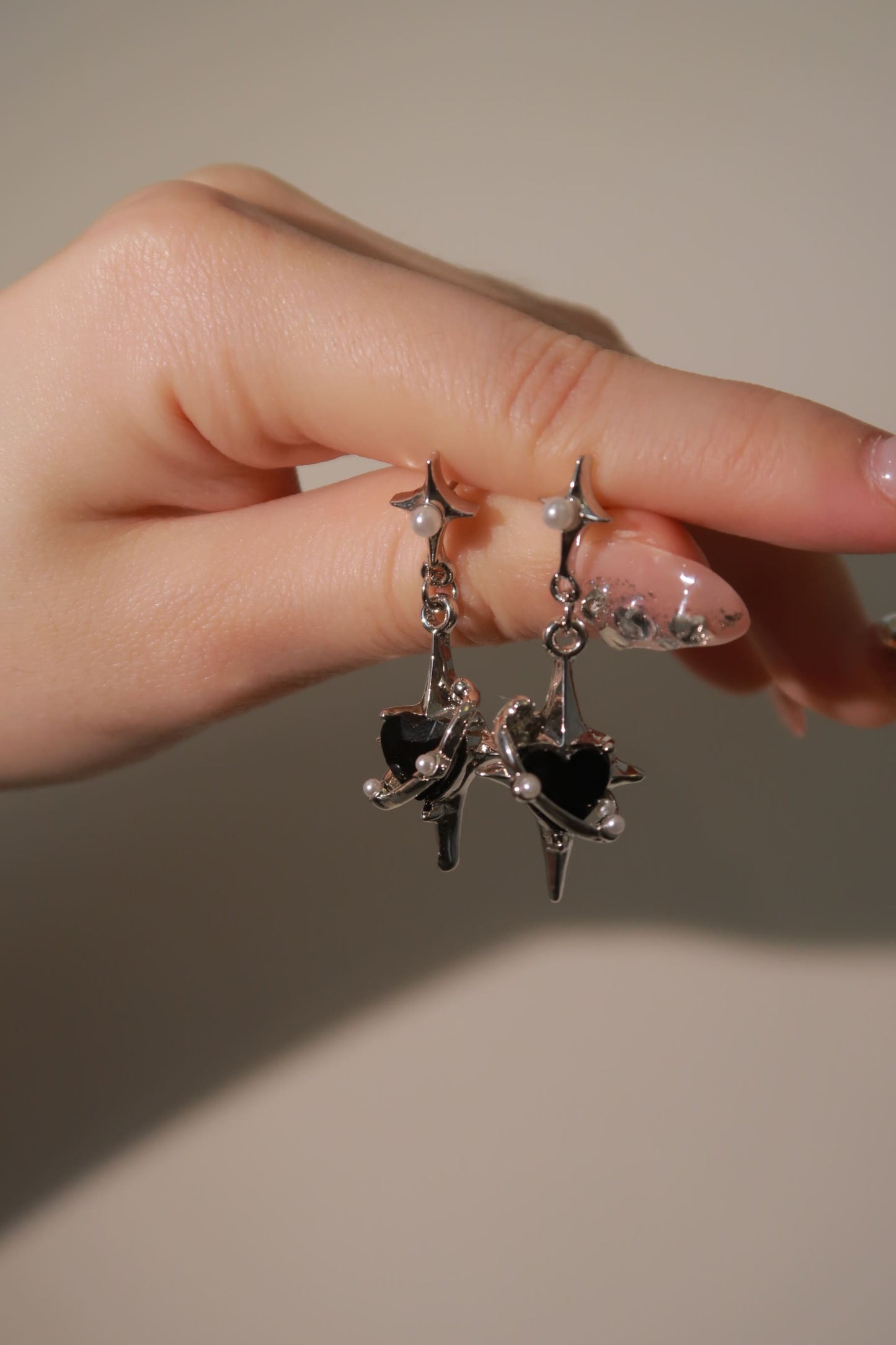 Black Gemstone Pearl Star Earrings